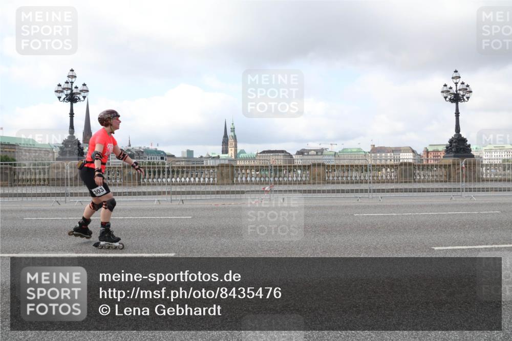 29.06.2025 - hella hamburg halbmarathon Lena Gebhardt http://msf.ph/oto/8435476 29.06.2025 09:01:42 Lombardsbrücke 303 meine-sportfotos.de