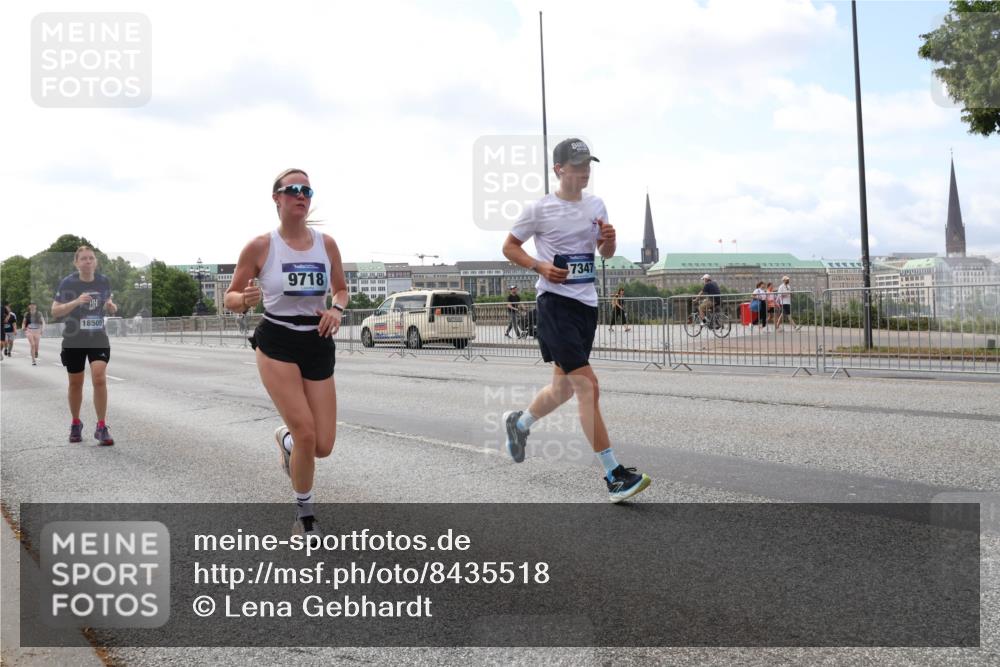 29.06.2025 - hella hamburg halbmarathon Lena Gebhardt http://msf.ph/oto/8435518 29.06.2025 10:09:09 Lombardsbrücke 18505, 9718, 7347, 1147, 1188, 1838, 2978, 3762, 4859, 5347, 5806, 5885, 6674, 7187, 7453, 9718, 10035, 10194, 10819, 11067, 11496, 11657, 12156, 12862, 13174, 13210, 13592, 13593, 13660, 14736, 15584, 15586, 15592, 17347, 18266, 18505, 18726, 18727, 19166 meine-sportfotos.de