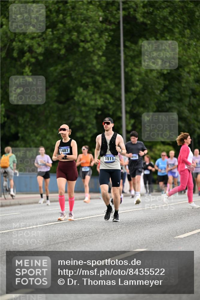 29.06.2025 - hella hamburg halbmarathon Dr. Thomas Lammeyer http://msf.ph/oto/8435522 29.06.2025 10:54:49 Kennedybrücke 1259, 1487, 1511, 1625, 2047, 3680, 3701, 4642, 4695, 4870, 5119, 5552, 6015, 7133, 7161, 7677, 7721, 7722, 8299, 8833, 9096, 10033 meine-sportfotos.de