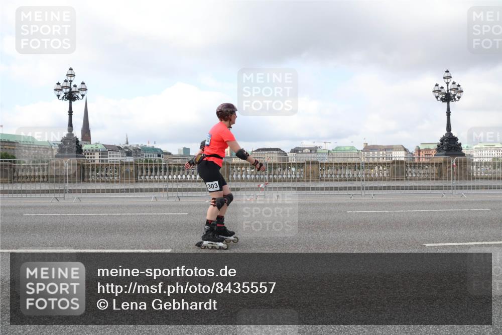 29.06.2025 - hella hamburg halbmarathon Lena Gebhardt http://msf.ph/oto/8435557 29.06.2025 09:01:43 Lombardsbrücke 303 meine-sportfotos.de