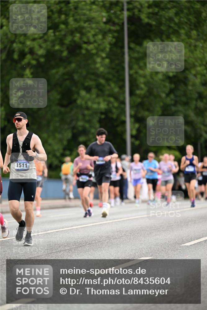 29.06.2025 - hella hamburg halbmarathon Dr. Thomas Lammeyer http://msf.ph/oto/8435604 29.06.2025 10:54:51 Kennedybrücke 1259, 1478, 1487, 1511, 1625, 2047, 3680, 4642, 4695, 4870, 5119, 5552, 6015, 7133, 7161, 7677, 7721, 7722, 8299, 8833, 9096, 10033, 10437 meine-sportfotos.de