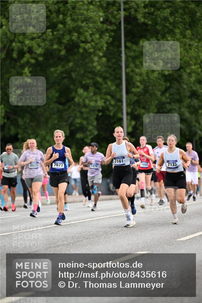 29.06.2025 - hella hamburg halbmarathon Dr. Thomas Lammeyer http://msf.ph/oto/8435616 29.06.2025 10:54:58 Kennedybrücke 1259, 1478, 1487, 1511, 1625, 2047, 3647, 4642, 4695, 4870, 5119, 6015, 6178, 7133, 7161, 7677, 8833, 8986, 9096, 10033, 10437 meine-sportfotos.de