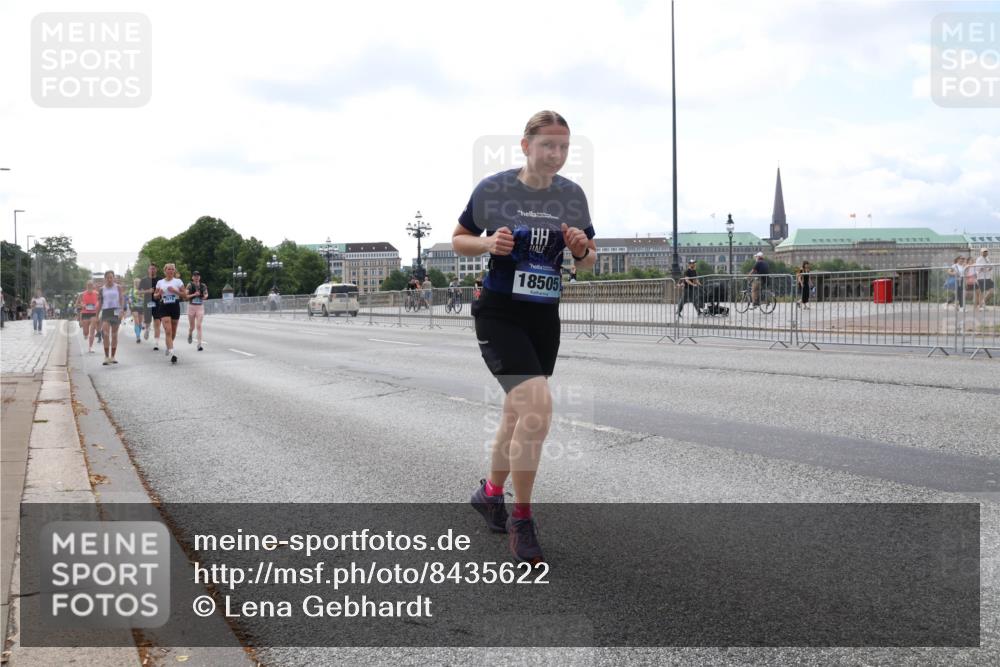 29.06.2025 - hella hamburg halbmarathon Lena Gebhardt http://msf.ph/oto/8435622 29.06.2025 10:09:10 Lombardsbrücke 18505, 1147, 1188, 1838, 2978, 3762, 4859, 5347, 5806, 5885, 6674, 7187, 7453, 9718, 10035, 10194, 10819, 11067, 11496, 11657, 12156, 12862, 13174, 13210, 13592, 13593, 13660, 14736, 15584, 15586, 15592, 15697, 17347, 18266, 18505, 18726, 18727, 19166 meine-sportfotos.de
