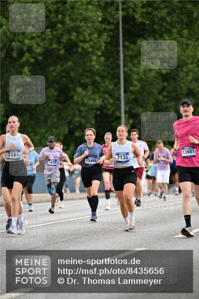 29.06.2025 - hella hamburg halbmarathon Dr. Thomas Lammeyer http://msf.ph/oto/8435656 29.06.2025 10:54:59 Kennedybrücke 1478, 1487, 1511, 1625, 2047, 3647, 4642, 4695, 4870, 6015, 6178, 7133, 7161, 7677, 8833, 8986, 9096, 10437 meine-sportfotos.de