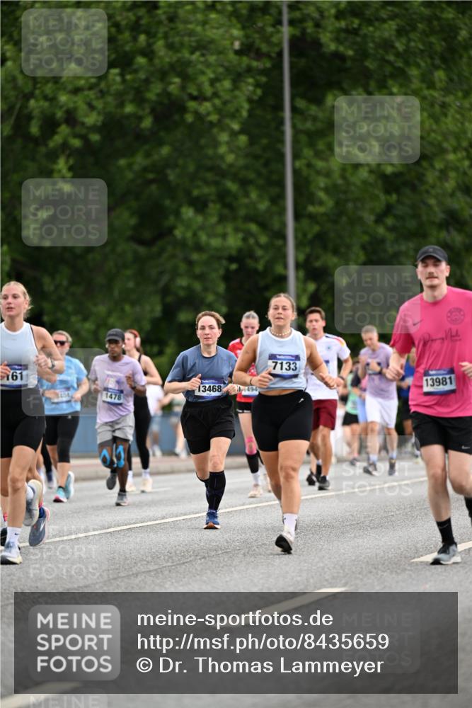 29.06.2025 - hella hamburg halbmarathon Dr. Thomas Lammeyer http://msf.ph/oto/8435659 29.06.2025 10:54:59 Kennedybrücke 1478, 1487, 1511, 1625, 2047, 3647, 4642, 4695, 4870, 6015, 6178, 7133, 7161, 7677, 8833, 8986, 9096, 10437 meine-sportfotos.de