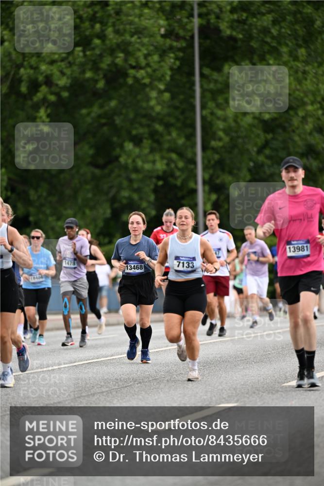 29.06.2025 - hella hamburg halbmarathon Dr. Thomas Lammeyer http://msf.ph/oto/8435666 29.06.2025 10:55:00 Kennedybrücke 1478, 1487, 1511, 1625, 2047, 3647, 4642, 4695, 4870, 6015, 6178, 7133, 7161, 7677, 8833, 8986, 9096, 10437 meine-sportfotos.de
