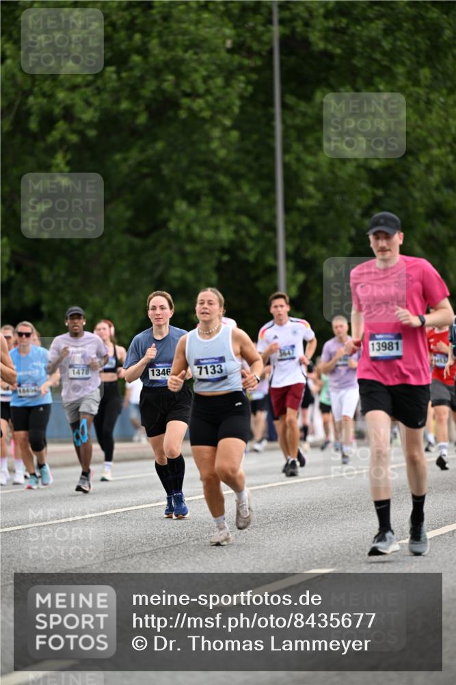 29.06.2025 - hella hamburg halbmarathon Dr. Thomas Lammeyer http://msf.ph/oto/8435677 29.06.2025 10:55:00 Kennedybrücke 1478, 1487, 1511, 1625, 2047, 3647, 4642, 4695, 4870, 6015, 6178, 7133, 7161, 7677, 8833, 8986, 9096, 10437 meine-sportfotos.de
