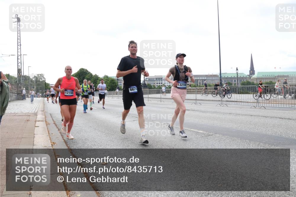 29.06.2025 - hella hamburg halbmarathon Lena Gebhardt http://msf.ph/oto/8435713 29.06.2025 10:09:15 Lombardsbrücke 12156, 114, 6674, 13210, 1147, 1188, 1483, 1513, 1838, 2978, 4859, 5347, 5806, 5885, 6674, 7187, 7453, 9718, 9988, 10194, 10819, 11067, 11496, 11657, 12156, 12862, 13174, 13210, 13592, 13593, 13660, 14736, 15584, 15586, 15592, 15697, 16688, 17347, 18266, 18505, 18726, 18727, 19166 meine-sportfotos.de