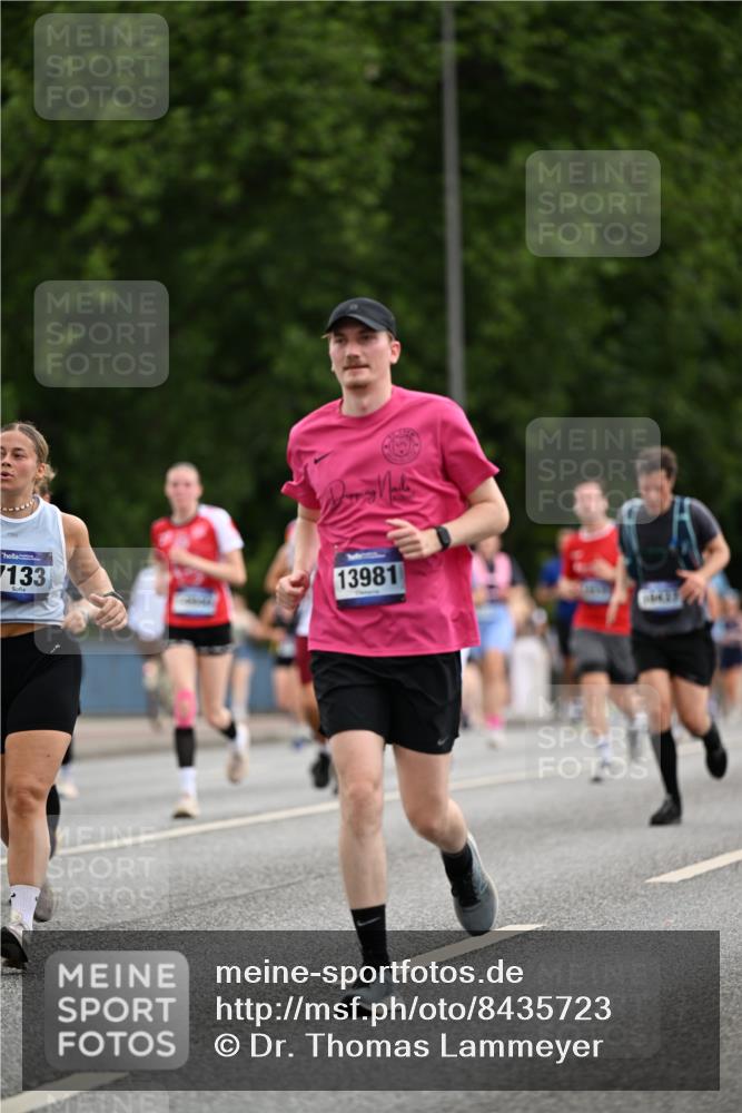 29.06.2025 - hella hamburg halbmarathon Dr. Thomas Lammeyer http://msf.ph/oto/8435723 29.06.2025 10:55:02 Kennedybrücke 1478, 1487, 1511, 1625, 2047, 3647, 4642, 4695, 4848, 4870, 6015, 6178, 7133, 7161, 7677, 8833, 8986, 9096, 9605, 10437 meine-sportfotos.de
