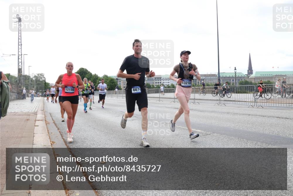 29.06.2025 - hella hamburg halbmarathon Lena Gebhardt http://msf.ph/oto/8435727 29.06.2025 10:09:15 Lombardsbrücke 13210, 12156, 6674, 114, 1147, 1188, 1483, 1513, 1838, 2978, 4859, 5347, 5806, 5885, 6674, 7187, 7453, 9718, 9988, 10194, 10819, 11067, 11496, 11657, 12156, 12862, 13174, 13210, 13592, 13593, 13660, 14736, 15584, 15586, 15592, 15697, 16688, 17347, 18266, 18505, 18726, 18727, 19166 meine-sportfotos.de