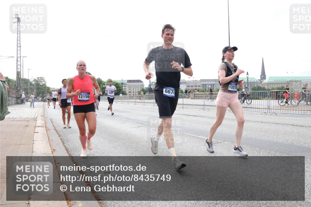 29.06.2025 - hella hamburg halbmarathon Lena Gebhardt http://msf.ph/oto/8435749 29.06.2025 10:09:15 Lombardsbrücke 12156, 6674, 13210, 1147, 1188, 1483, 1513, 1838, 2978, 4859, 5347, 5806, 5885, 6674, 7187, 7453, 9718, 9988, 10194, 10819, 11067, 11496, 11657, 12156, 12862, 13174, 13210, 13592, 13593, 13660, 14736, 15584, 15586, 15592, 15697, 16688, 17347, 18266, 18505, 18726, 18727, 19166 meine-sportfotos.de