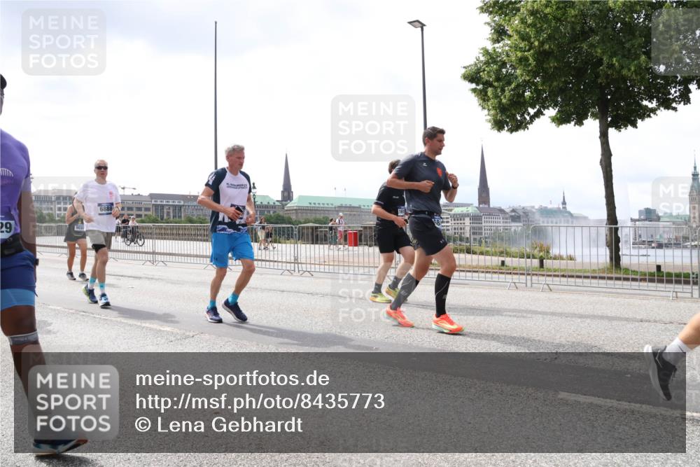 29.06.2025 - hella hamburg halbmarathon Lena Gebhardt http://msf.ph/oto/8435773 29.06.2025 10:45:02 Lombardsbrücke 29, 6888, 161, 1024, 1273, 1629, 1685, 1798, 1924, 2007, 2674, 2779, 3160, 3164, 3570, 3879, 3993, 4099, 4102, 4186, 4215, 4275, 4337, 4504, 4820, 4851, 4968, 5099, 5108, 5190, 5355, 5636, 6509, 6788, 6841, 6888, 6980, 7699, 7912, 8582, 8594, 8605, 8762, 8907, 9036, 9084, 9085, 9331, 9333, 9397, 9536, 10562, 10566, 10668, 10707, 11272, 11314, 12198, 12318, 12332, 12334, 12394, 13039, 13261, 14350, 14681, 18454, 18459 meine-sportfotos.de