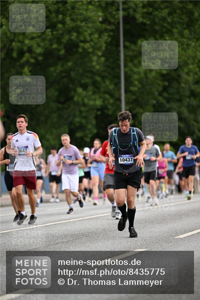 29.06.2025 - hella hamburg halbmarathon Dr. Thomas Lammeyer http://msf.ph/oto/8435775 29.06.2025 10:55:04 Kennedybrücke 1478, 1487, 1511, 2047, 3647, 4642, 4695, 4848, 6178, 7133, 7141, 7161, 7677, 8833, 8986, 9096, 9605, 10437 meine-sportfotos.de