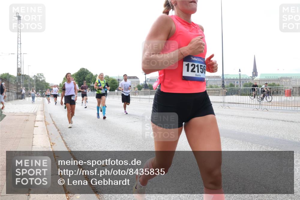 29.06.2025 - hella hamburg halbmarathon Lena Gebhardt http://msf.ph/oto/8435835 29.06.2025 10:09:16 Lombardsbrücke 131, 1149, 12156, 1147, 1188, 1483, 1513, 1838, 2978, 4859, 5347, 5806, 5885, 6674, 7187, 7453, 9718, 9988, 10194, 10819, 11067, 11496, 11657, 12156, 12862, 13174, 13210, 13592, 13593, 13660, 14736, 15584, 15586, 15592, 15697, 16688, 17347, 18266, 18505, 18726, 18727, 19166 meine-sportfotos.de