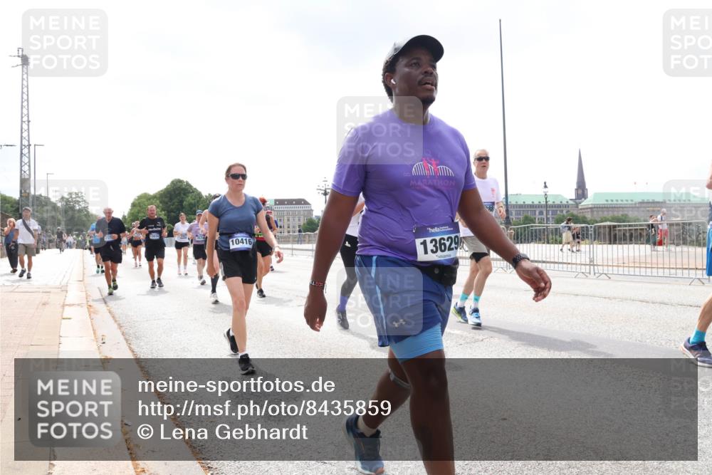 29.06.2025 - hella hamburg halbmarathon Lena Gebhardt http://msf.ph/oto/8435859 29.06.2025 10:45:03 Lombardsbrücke 727, 10416, 13629, 1024, 1273, 1629, 1685, 1798, 1924, 2007, 2674, 2779, 3160, 3164, 3570, 3879, 3993, 4099, 4102, 4186, 4215, 4275, 4337, 4504, 4820, 4851, 4968, 5099, 5108, 5190, 5355, 5636, 6509, 6763, 6788, 6841, 6888, 6980, 7699, 7912, 8582, 8594, 8605, 8762, 8907, 9036, 9084, 9085, 9331, 9333, 9397, 9536, 10562, 10566, 10668, 10707, 11272, 11314, 12198, 12318, 12332, 12334, 12394, 13039, 13261, 14681, 18454, 18459 meine-sportfotos.de