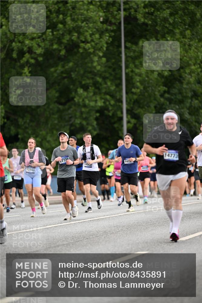 29.06.2025 - hella hamburg halbmarathon Dr. Thomas Lammeyer http://msf.ph/oto/8435891 29.06.2025 10:55:07 Kennedybrücke 1478, 1487, 1511, 2047, 3647, 4695, 4848, 5530, 6178, 7133, 7141, 7161, 7677, 8833, 8986, 9096, 9605, 10437 meine-sportfotos.de