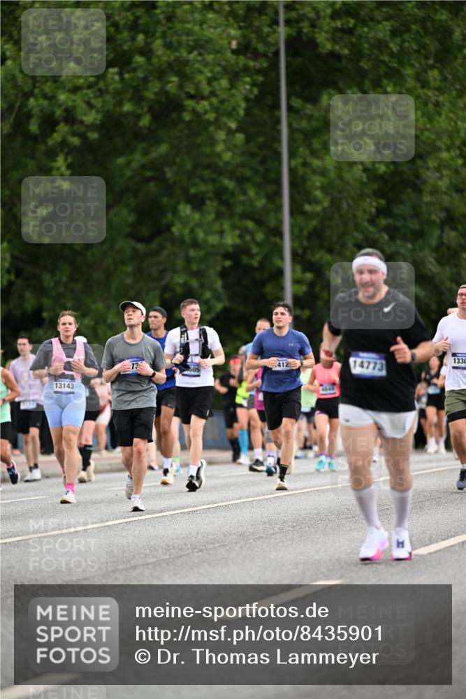 29.06.2025 - hella hamburg halbmarathon Dr. Thomas Lammeyer http://msf.ph/oto/8435901 29.06.2025 10:55:07 Kennedybrücke 1478, 1487, 1511, 2047, 3647, 4695, 4848, 5530, 6178, 7133, 7141, 7161, 7677, 8833, 8986, 9096, 9605, 10437 meine-sportfotos.de