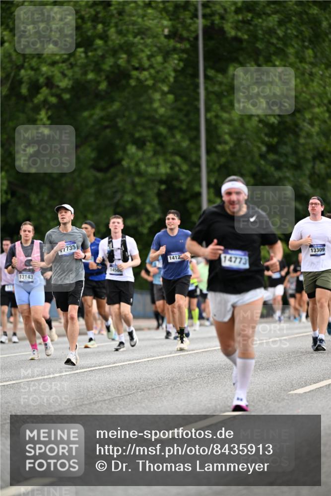 29.06.2025 - hella hamburg halbmarathon Dr. Thomas Lammeyer http://msf.ph/oto/8435913 29.06.2025 10:55:08 Kennedybrücke 1478, 1487, 1511, 2047, 2358, 2859, 3647, 4695, 4848, 5530, 6178, 7133, 7141, 7161, 7677, 8833, 8986, 9096, 9605, 10437 meine-sportfotos.de