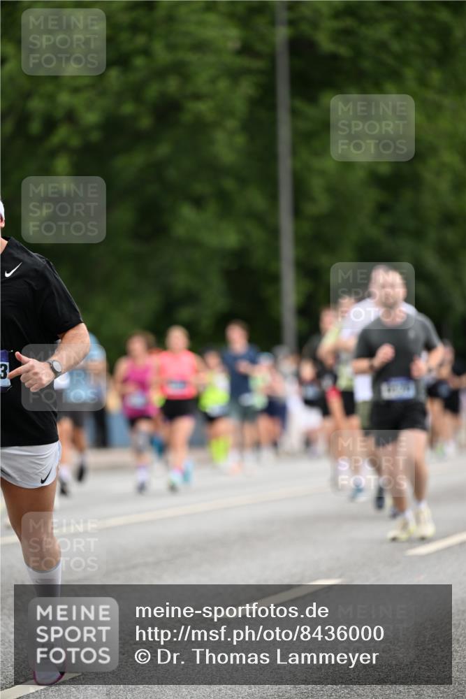 29.06.2025 - hella hamburg halbmarathon Dr. Thomas Lammeyer http://msf.ph/oto/8436000 29.06.2025 10:55:10 Kennedybrücke 1478, 1487, 2358, 2859, 3647, 4695, 4848, 5530, 6178, 7133, 7141, 7161, 7677, 8833, 8986, 9096, 9605, 10437 meine-sportfotos.de
