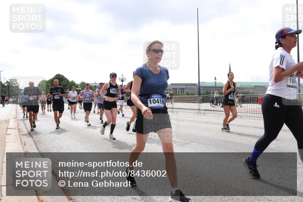 29.06.2025 - hella hamburg halbmarathon Lena Gebhardt http://msf.ph/oto/8436002 29.06.2025 10:45:04 Lombardsbrücke 13039, 3570, 14325, 10416, 9038, 106, 1024, 1273, 1629, 1685, 1798, 1924, 2007, 2674, 2779, 3160, 3164, 3570, 3879, 3993, 4099, 4102, 4186, 4215, 4275, 4337, 4504, 4820, 4851, 4968, 5099, 5108, 5190, 5355, 5636, 6509, 6763, 6788, 6841, 6888, 6911, 6980, 7699, 7912, 8582, 8594, 8605, 8762, 8907, 9036, 9084, 9085, 9331, 9333, 9397, 10562, 10566, 10668, 10707, 11272, 11314, 12198, 12318, 12332, 12334, 12394, 13039, 13261, 14681, 18454, 18459 meine-sportfotos.de