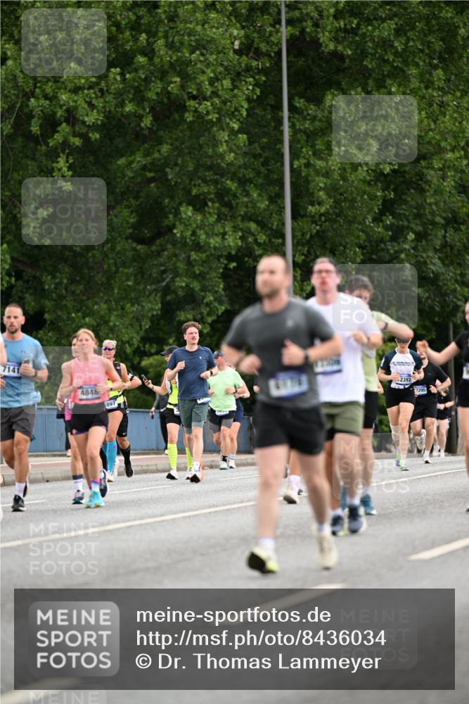29.06.2025 - hella hamburg halbmarathon Dr. Thomas Lammeyer http://msf.ph/oto/8436034 29.06.2025 10:55:11 Kennedybrücke 1478, 2358, 2859, 3647, 4695, 4848, 5530, 6178, 7133, 7141, 7161, 7677, 8833, 8986, 9096, 9605, 10437 meine-sportfotos.de