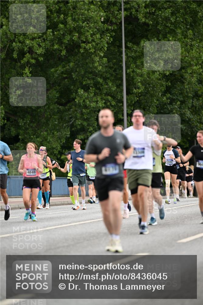 29.06.2025 - hella hamburg halbmarathon Dr. Thomas Lammeyer http://msf.ph/oto/8436045 29.06.2025 10:55:12 Kennedybrücke 1478, 2358, 2859, 3647, 4695, 4848, 5530, 6178, 7133, 7141, 7161, 7677, 8833, 8986, 9096, 9605, 10437, 11252 meine-sportfotos.de