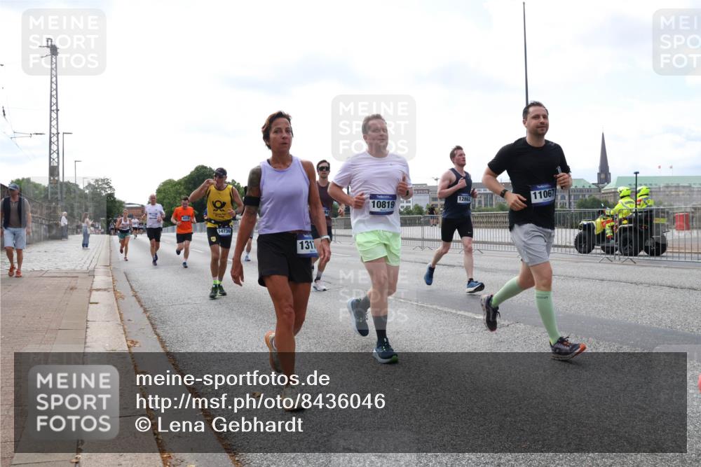 29.06.2025 - hella hamburg halbmarathon Lena Gebhardt http://msf.ph/oto/8436046 29.06.2025 10:09:19 Lombardsbrücke 4859, 14736, 1317, 10819, 128620, 11067, 1147, 1188, 1483, 1513, 1838, 2978, 4859, 5347, 5806, 5885, 6674, 7187, 7453, 9718, 9988, 10194, 10819, 11067, 11496, 11657, 12156, 12862, 13210, 13592, 13593, 13660, 14736, 15584, 15586, 15592, 15697, 16688, 17347, 18266, 18505, 18726, 18727, 19166 meine-sportfotos.de