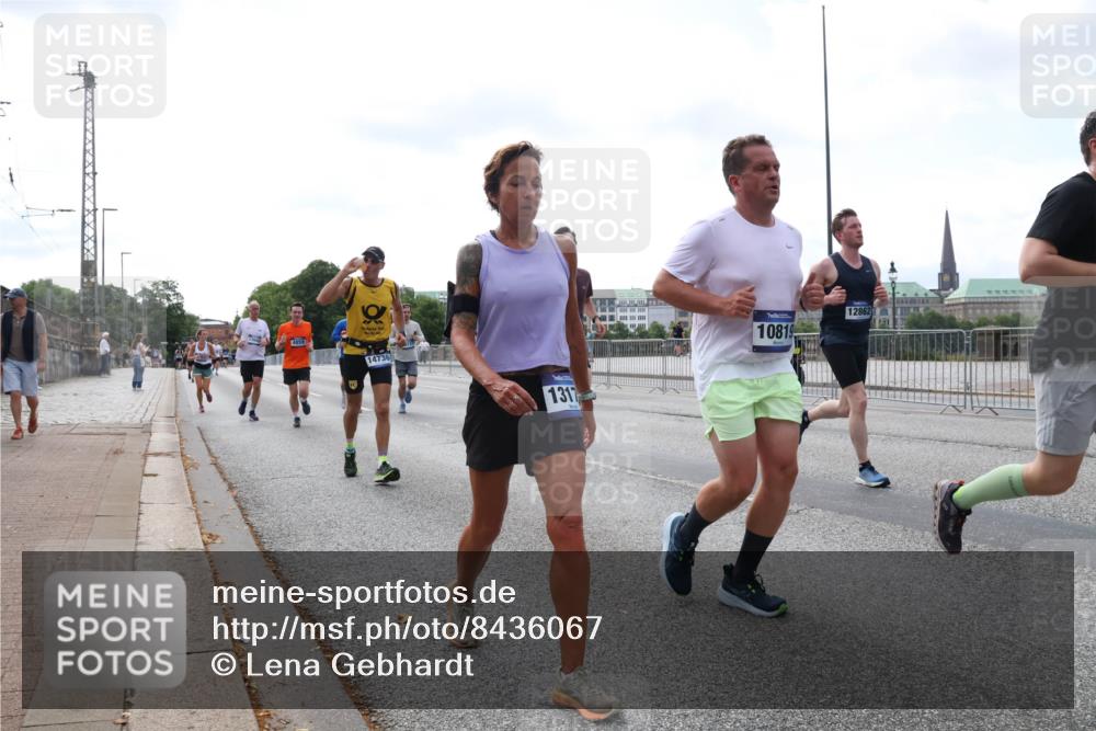 29.06.2025 - hella hamburg halbmarathon Lena Gebhardt http://msf.ph/oto/8436067 29.06.2025 10:09:20 Lombardsbrücke 14736, 1317, 10819, 12862, 1147, 1188, 1456, 1483, 1513, 1838, 2978, 4859, 5806, 5885, 6674, 7187, 7453, 8090, 9718, 9988, 10194, 10819, 11067, 11496, 12156, 12862, 13210, 13592, 13593, 13660, 14736, 15586, 15592, 15697, 16688, 17347, 18266, 18505, 18726, 18727, 19166 meine-sportfotos.de