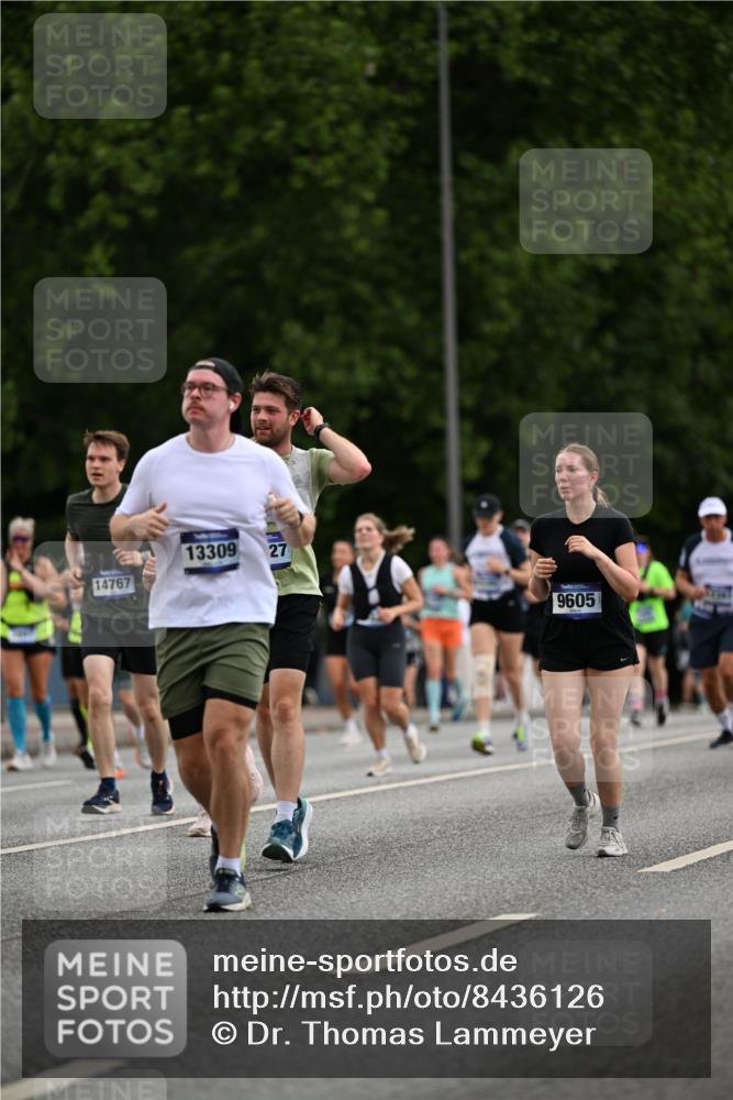 29.06.2025 - hella hamburg halbmarathon Dr. Thomas Lammeyer http://msf.ph/oto/8436126 29.06.2025 10:55:14 Kennedybrücke 1208, 1478, 2358, 2859, 3647, 4695, 4848, 5530, 6178, 7133, 7141, 7161, 7677, 8779, 8833, 8986, 9605, 10437, 11252 meine-sportfotos.de