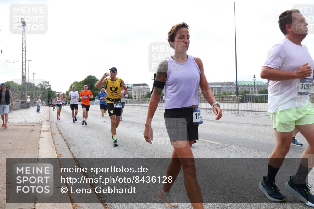29.06.2025 - hella hamburg halbmarathon Lena Gebhardt http://msf.ph/oto/8436128 29.06.2025 10:09:20 Lombardsbrücke 4859, 14736, 131, 1081, 1147, 1188, 1456, 1483, 1513, 1838, 2978, 4859, 5806, 5885, 6674, 7187, 7453, 8090, 9718, 9988, 10194, 10819, 11067, 11496, 12156, 12862, 13210, 13592, 13593, 13660, 14736, 15586, 15592, 15697, 16688, 17347, 18266, 18505, 18726, 18727, 19166 meine-sportfotos.de