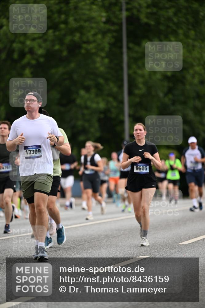 29.06.2025 - hella hamburg halbmarathon Dr. Thomas Lammeyer http://msf.ph/oto/8436159 29.06.2025 10:55:15 Kennedybrücke 1208, 1478, 2358, 2859, 3647, 4695, 4848, 5530, 6178, 7133, 7141, 7161, 7677, 8779, 8833, 8986, 9605, 10437, 11252 meine-sportfotos.de