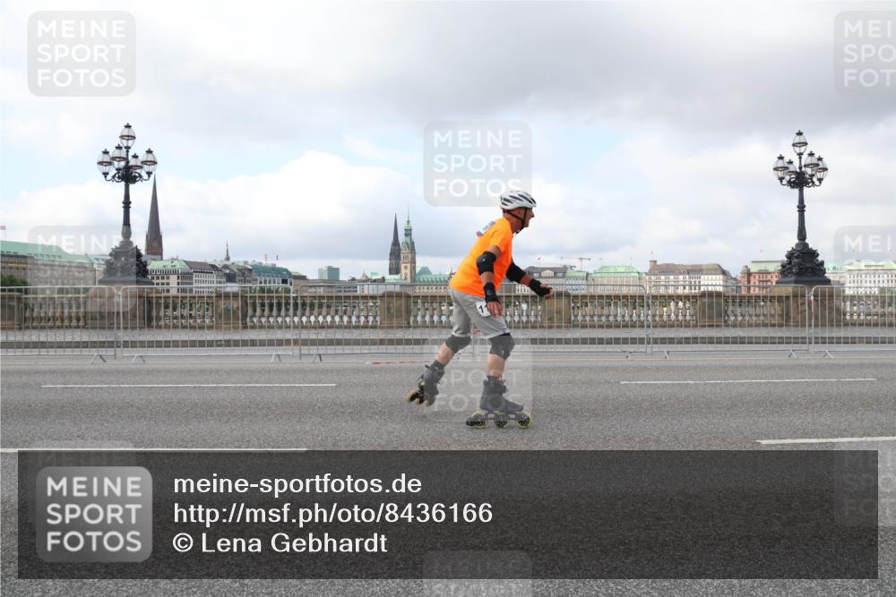 29.06.2025 - hella hamburg halbmarathon Lena Gebhardt http://msf.ph/oto/8436166 29.06.2025 09:01:48 Lombardsbrücke  meine-sportfotos.de
