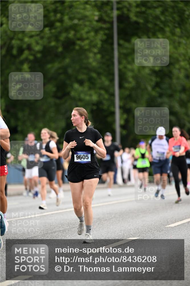 29.06.2025 - hella hamburg halbmarathon Dr. Thomas Lammeyer http://msf.ph/oto/8436208 29.06.2025 10:55:16 Kennedybrücke 1208, 1478, 2358, 2859, 3229, 3647, 4848, 5530, 6178, 7133, 7141, 7161, 7677, 8779, 8833, 8986, 9605, 10437, 11252 meine-sportfotos.de