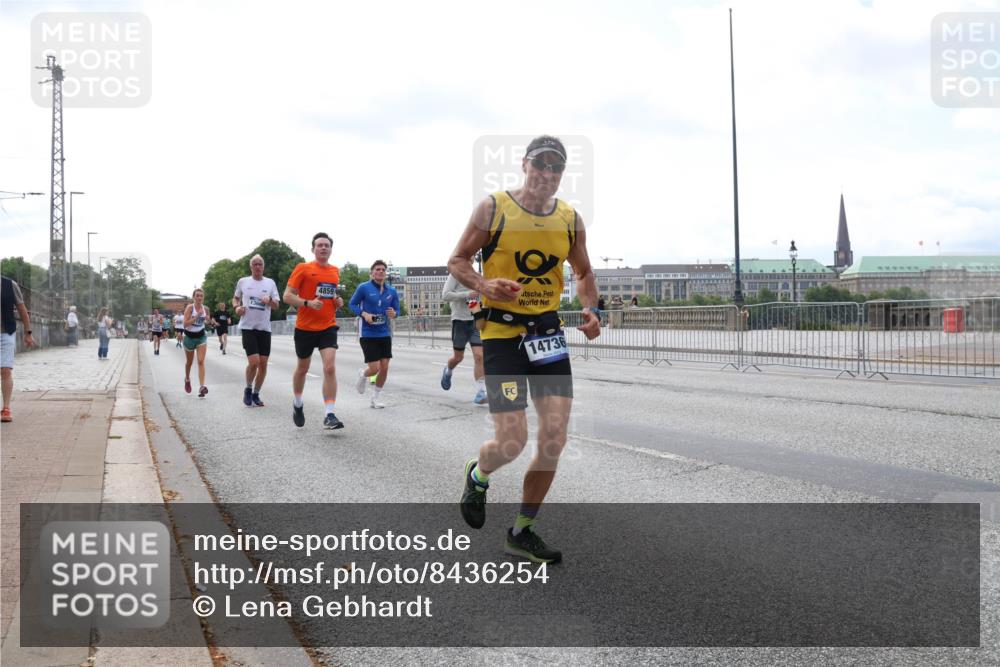 29.06.2025 - hella hamburg halbmarathon Lena Gebhardt http://msf.ph/oto/8436254 29.06.2025 10:09:21 Lombardsbrücke 1366, 4859, 14736, 1147, 1188, 1456, 1483, 1513, 1838, 2978, 4859, 5806, 5885, 6674, 7187, 7453, 8090, 9718, 9988, 10194, 10819, 11067, 11496, 12156, 12862, 13210, 13592, 13593, 13660, 14736, 15586, 15592, 15697, 16688, 17347, 18266, 18505, 18726, 18727, 19166 meine-sportfotos.de