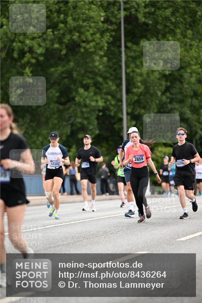 29.06.2025 - hella hamburg halbmarathon Dr. Thomas Lammeyer http://msf.ph/oto/8436264 29.06.2025 10:55:18 Kennedybrücke 1208, 1478, 2358, 2859, 3229, 3647, 4848, 5530, 6178, 7141, 8779, 8833, 8986, 9605, 10437, 11252 meine-sportfotos.de