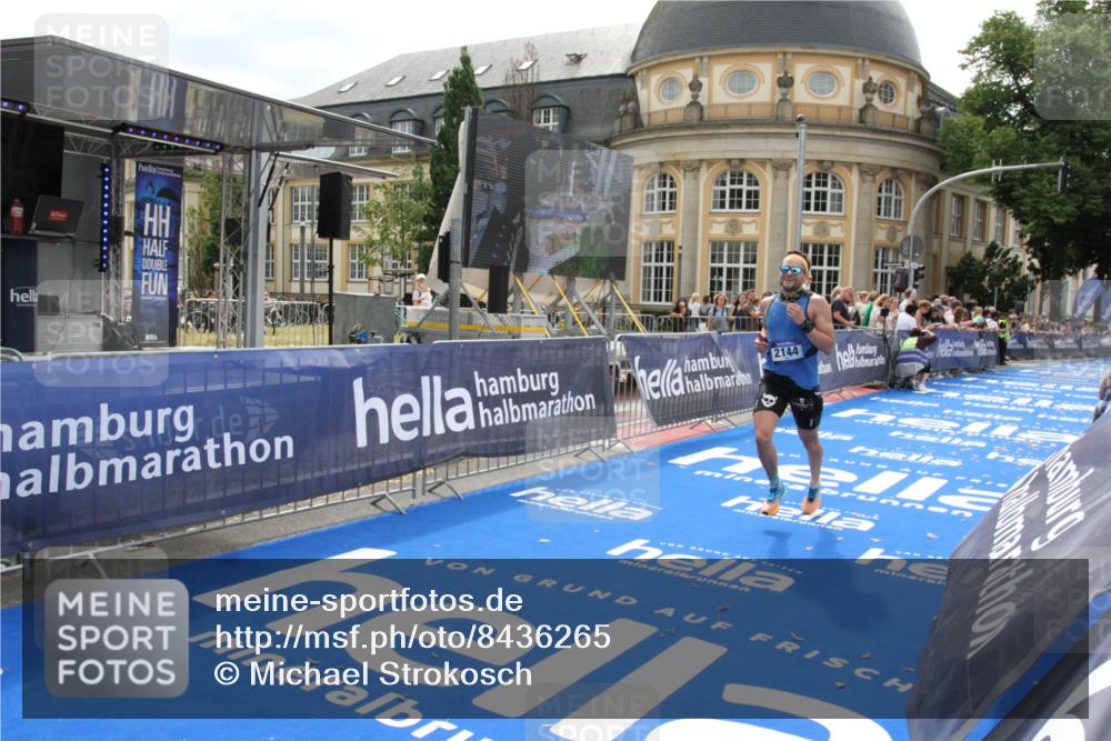 29.06.2025 - hella hamburg halbmarathon Michael Strokosch http://msf.ph/oto/8436265 29.06.2025 10:19:13 Ziel 53, 2144 meine-sportfotos.de