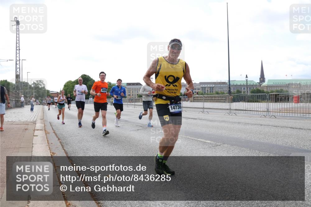 29.06.2025 - hella hamburg halbmarathon Lena Gebhardt http://msf.ph/oto/8436285 29.06.2025 10:09:21 Lombardsbrücke 1147, 1188, 1456, 1483, 1513, 1838, 2978, 4859, 5806, 5885, 6674, 7187, 7453, 8090, 9718, 9988, 10194, 10819, 11067, 11496, 12156, 12862, 13210, 13592, 13593, 13660, 14736, 15586, 15592, 15697, 16688, 17347, 18266, 18505, 18726, 18727, 19166 meine-sportfotos.de