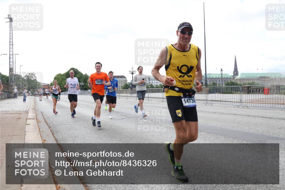 29.06.2025 - hella hamburg halbmarathon Lena Gebhardt http://msf.ph/oto/8436326 29.06.2025 10:09:22 Lombardsbrücke 187, 13660, 4859, 1872, 14736, 1147, 1188, 1456, 1483, 1513, 1823, 1838, 2978, 4859, 5806, 5885, 6674, 7187, 7453, 8090, 9297, 9718, 9988, 10194, 10819, 11067, 11496, 12156, 12509, 12862, 13210, 13592, 13593, 13660, 14736, 15586, 15592, 15697, 16688, 17347, 18266, 18505, 18726, 18727, 19166 meine-sportfotos.de