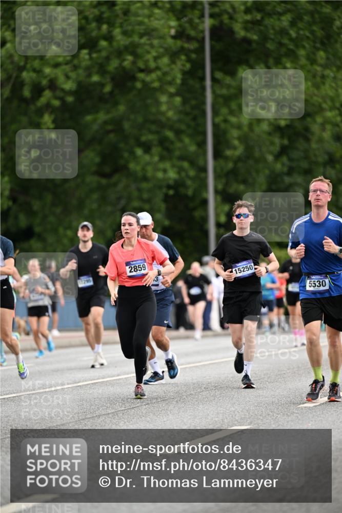 29.06.2025 - hella hamburg halbmarathon Dr. Thomas Lammeyer http://msf.ph/oto/8436347 29.06.2025 10:55:19 Kennedybrücke 1208, 1478, 2358, 2859, 3229, 3647, 4848, 5530, 6178, 7141, 8779, 8833, 8986, 9605, 10437, 11252 meine-sportfotos.de