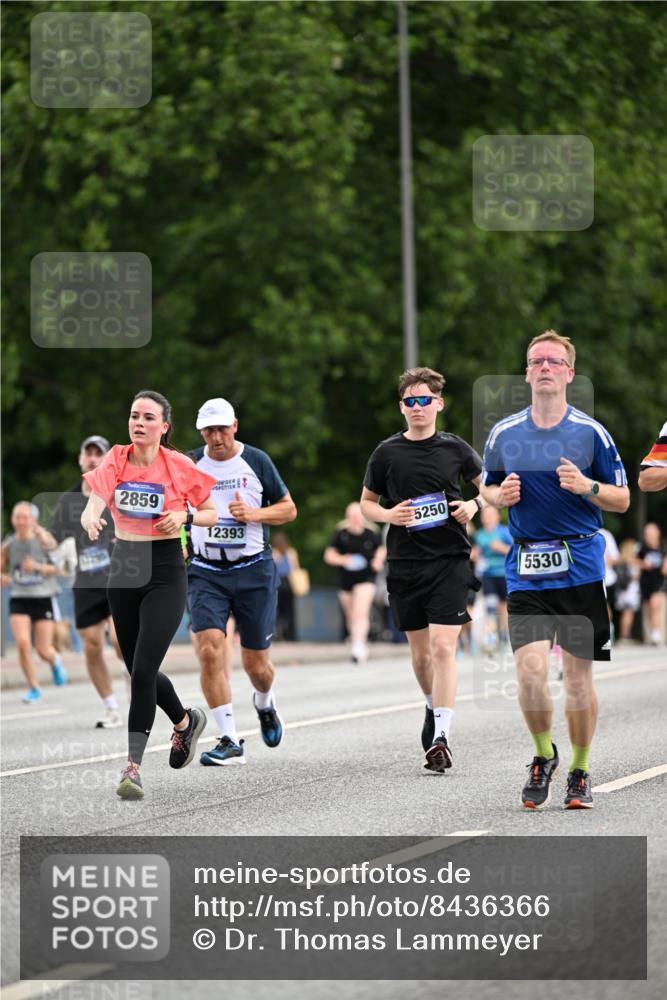 29.06.2025 - hella hamburg halbmarathon Dr. Thomas Lammeyer http://msf.ph/oto/8436366 29.06.2025 10:55:20 Kennedybrücke 1208, 1478, 2358, 2859, 3229, 3647, 4848, 5530, 6178, 7141, 7769, 8779, 8986, 9605, 10437, 11252 meine-sportfotos.de