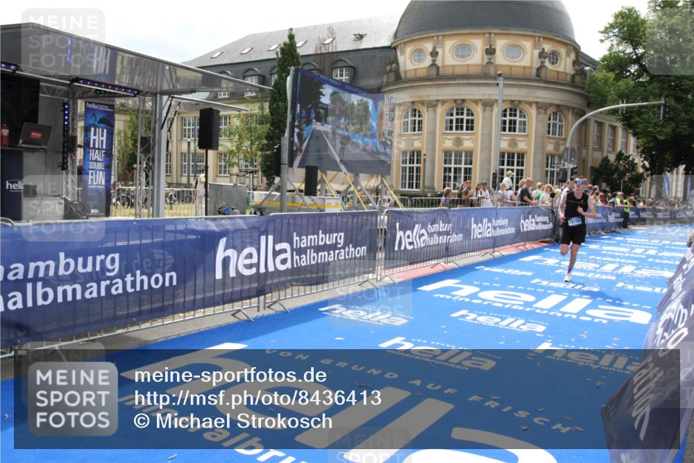 29.06.2025 - hella hamburg halbmarathon Michael Strokosch http://msf.ph/oto/8436413 29.06.2025 10:19:41 Ziel 19108 meine-sportfotos.de