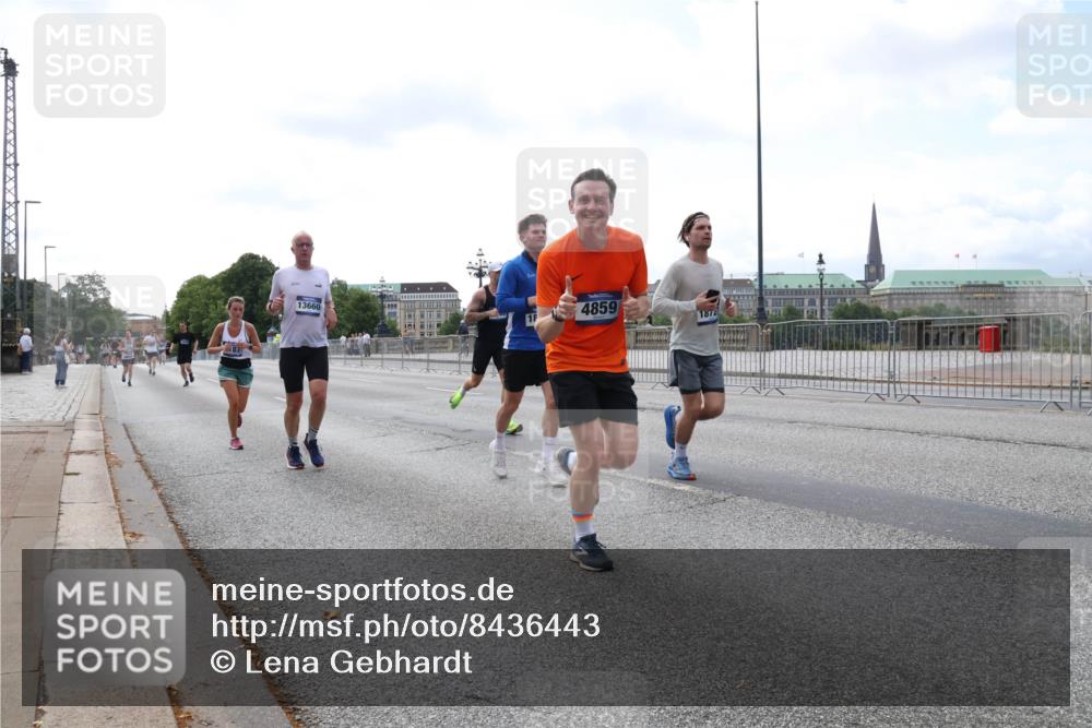 29.06.2025 - hella hamburg halbmarathon Lena Gebhardt http://msf.ph/oto/8436443 29.06.2025 10:09:22 Lombardsbrücke 13660, 4859, 1872, 1147, 1188, 1456, 1483, 1513, 1823, 1838, 2978, 4859, 5806, 5885, 6674, 7187, 7453, 8090, 9297, 9718, 9988, 10194, 10819, 11067, 11496, 12156, 12509, 12862, 13210, 13592, 13593, 13660, 14736, 15586, 15592, 15697, 16688, 17347, 18266, 18505, 18726, 18727, 19166 meine-sportfotos.de