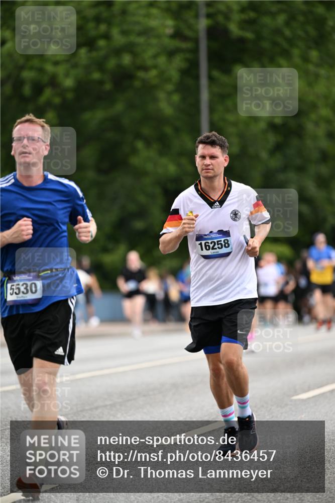 29.06.2025 - hella hamburg halbmarathon Dr. Thomas Lammeyer http://msf.ph/oto/8436457 29.06.2025 10:55:23 Kennedybrücke 1208, 2358, 2859, 3229, 3647, 4771, 4848, 5530, 6178, 7141, 7769, 8779, 8986, 9605, 11252 meine-sportfotos.de