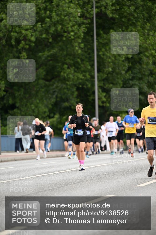 29.06.2025 - hella hamburg halbmarathon Dr. Thomas Lammeyer http://msf.ph/oto/8436526 29.06.2025 10:55:25 Kennedybrücke 1208, 2358, 2859, 3229, 4771, 4848, 5530, 6178, 7141, 7769, 8779, 9166, 9167, 9605, 9933, 11252 meine-sportfotos.de