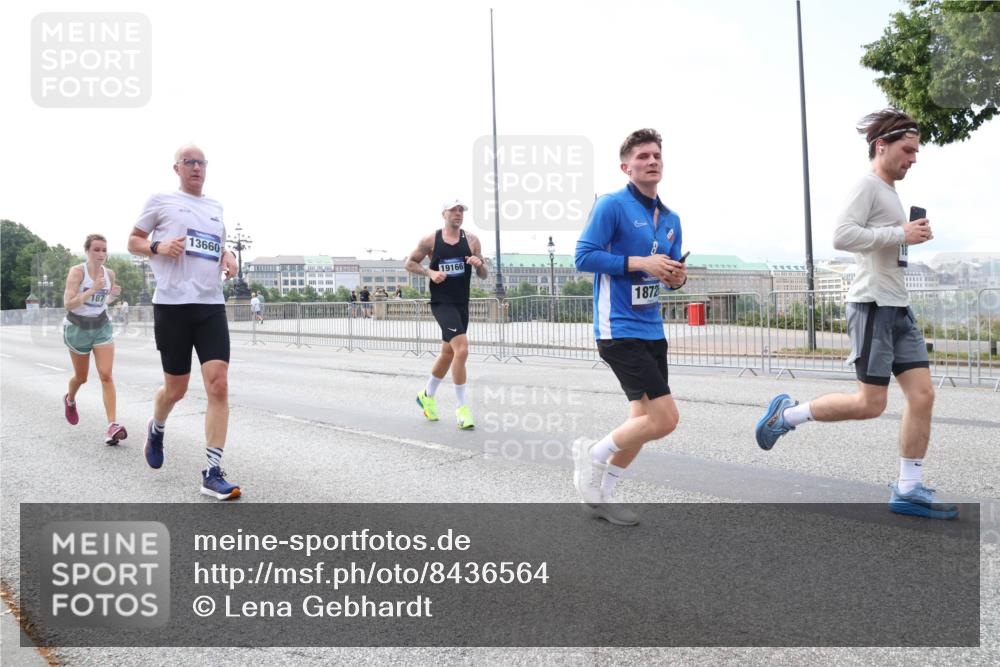29.06.2025 - hella hamburg halbmarathon Lena Gebhardt http://msf.ph/oto/8436564 29.06.2025 10:09:23 Lombardsbrücke 187, 13660, 19166, 1872, 1147, 1188, 1456, 1483, 1513, 1823, 1838, 2978, 4859, 5806, 5885, 6674, 7187, 7453, 8090, 9297, 9718, 9988, 10194, 10819, 11067, 11496, 12156, 12509, 12862, 13210, 13592, 13593, 13660, 14736, 15586, 15592, 15697, 16688, 17347, 18266, 18505, 18726, 18727, 19166 meine-sportfotos.de