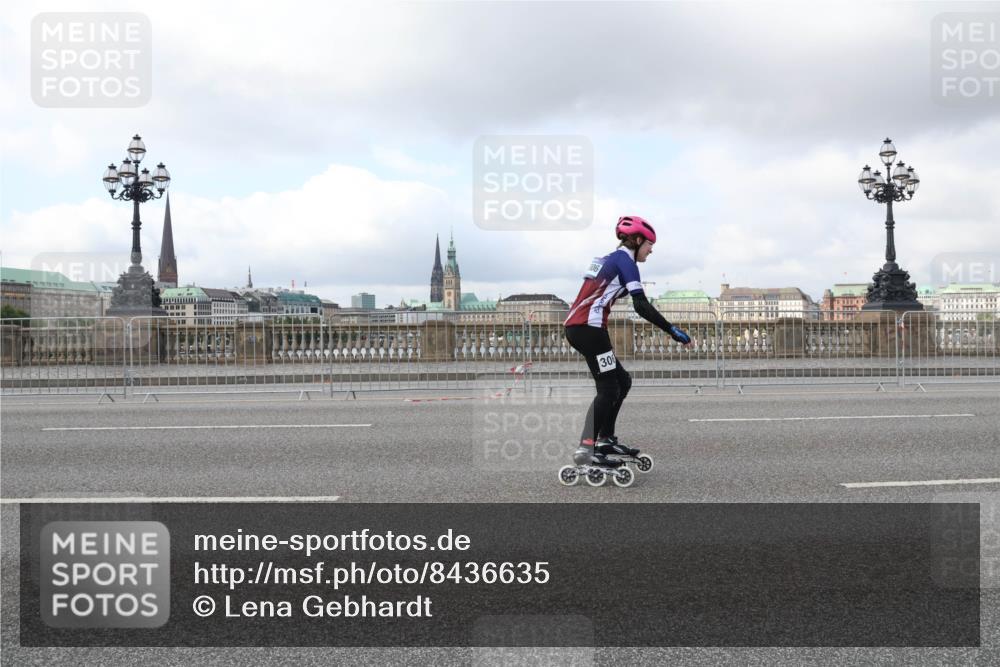 29.06.2025 - hella hamburg halbmarathon Lena Gebhardt http://msf.ph/oto/8436635 29.06.2025 09:01:52 Lombardsbrücke 306, 300 meine-sportfotos.de