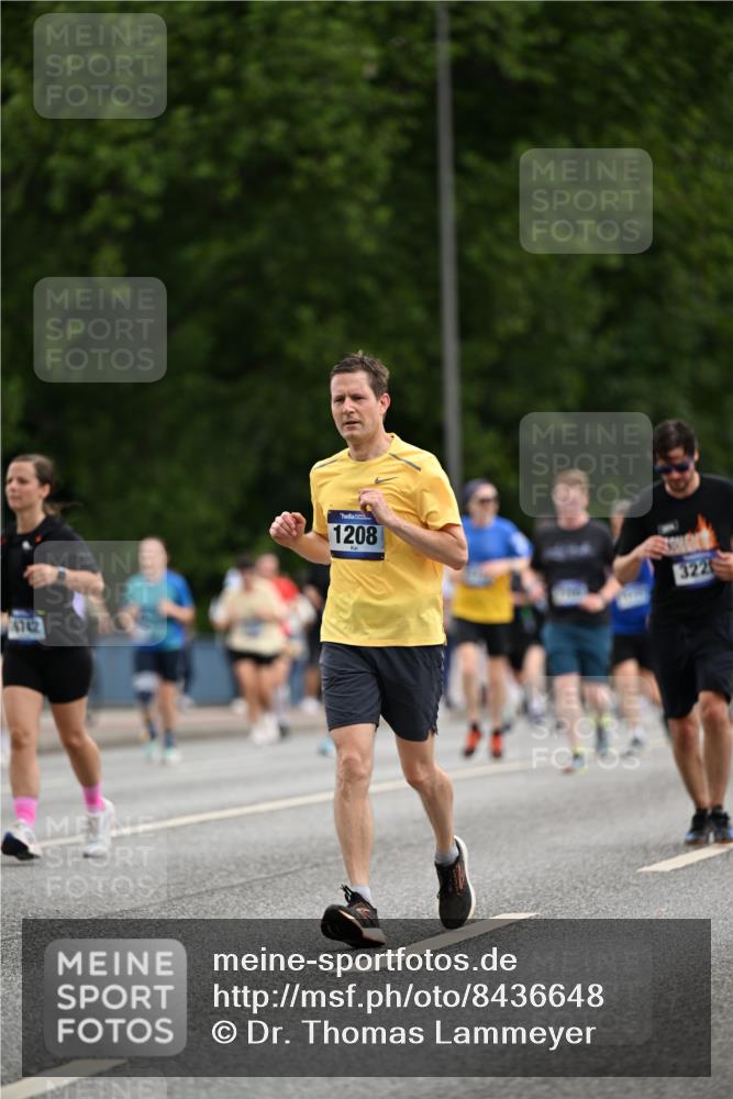 29.06.2025 - hella hamburg halbmarathon Dr. Thomas Lammeyer http://msf.ph/oto/8436648 29.06.2025 10:55:28 Kennedybrücke 1208, 1930, 2358, 2859, 3229, 4771, 4848, 5530, 6178, 7141, 7769, 8779, 9166, 9167, 9605, 9933, 11252 meine-sportfotos.de