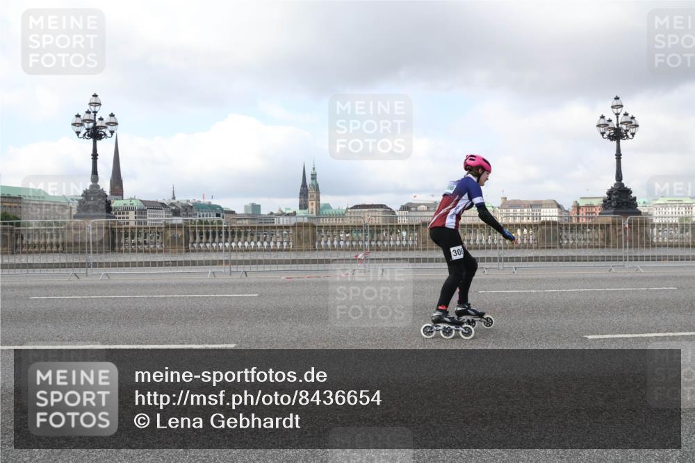 29.06.2025 - hella hamburg halbmarathon Lena Gebhardt http://msf.ph/oto/8436654 29.06.2025 09:01:52 Lombardsbrücke 306 meine-sportfotos.de