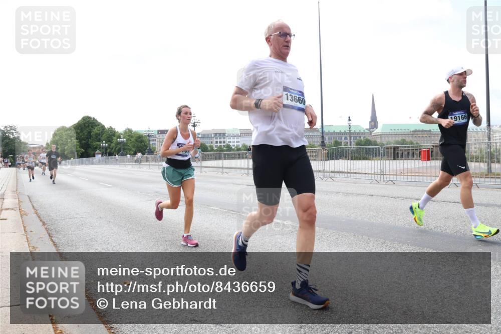 29.06.2025 - hella hamburg halbmarathon Lena Gebhardt http://msf.ph/oto/8436659 29.06.2025 10:09:24 Lombardsbrücke 13660, 19166, 1147, 1188, 1456, 1483, 1513, 1823, 1838, 2978, 4859, 5806, 5885, 6674, 7187, 7453, 8090, 9297, 9718, 9988, 10194, 10819, 11067, 11496, 12156, 12509, 12862, 13210, 13592, 13593, 13660, 14736, 15697, 16688, 16918, 17347, 18266, 18505, 18726, 18727, 19166 meine-sportfotos.de