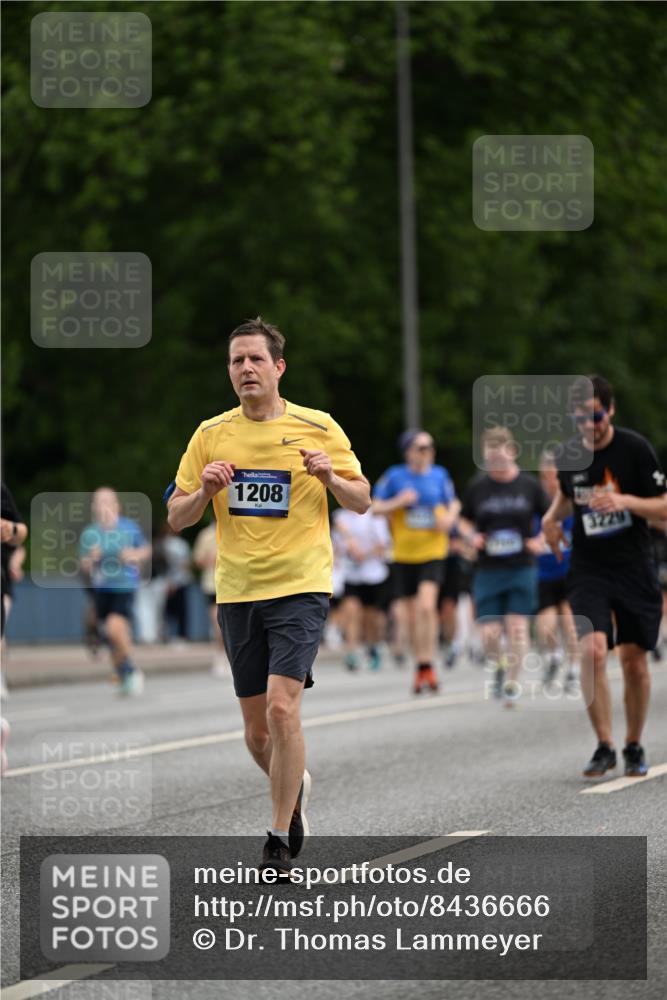 29.06.2025 - hella hamburg halbmarathon Dr. Thomas Lammeyer http://msf.ph/oto/8436666 29.06.2025 10:55:28 Kennedybrücke 1208, 1930, 2358, 2859, 3229, 4771, 4848, 5530, 6178, 7141, 7769, 8779, 9166, 9167, 9605, 9933, 11252 meine-sportfotos.de